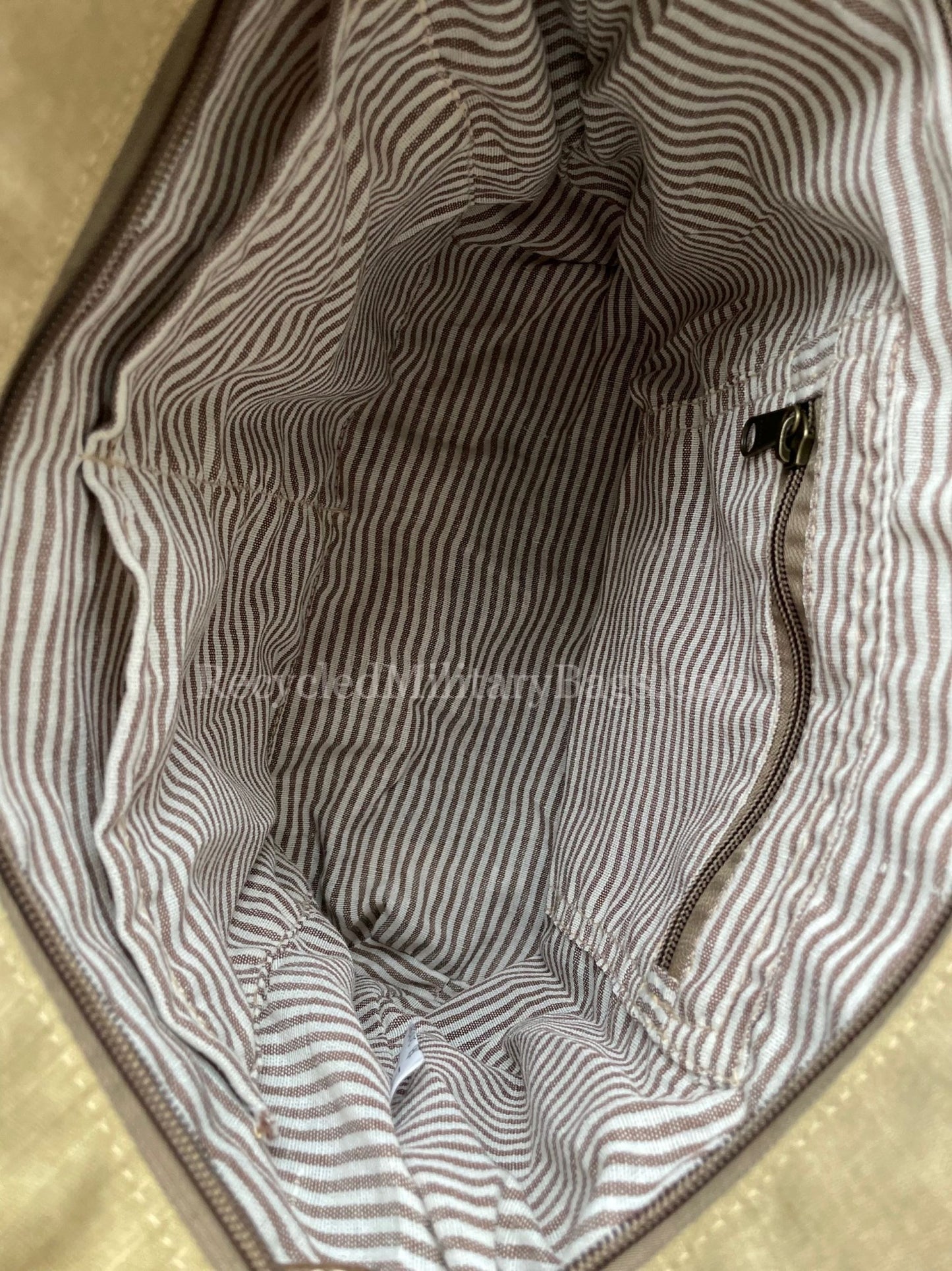 NEW! Conceal Carry Queen Bee Sustainable Canvas Cross Body Bag Purse CCW Compartment