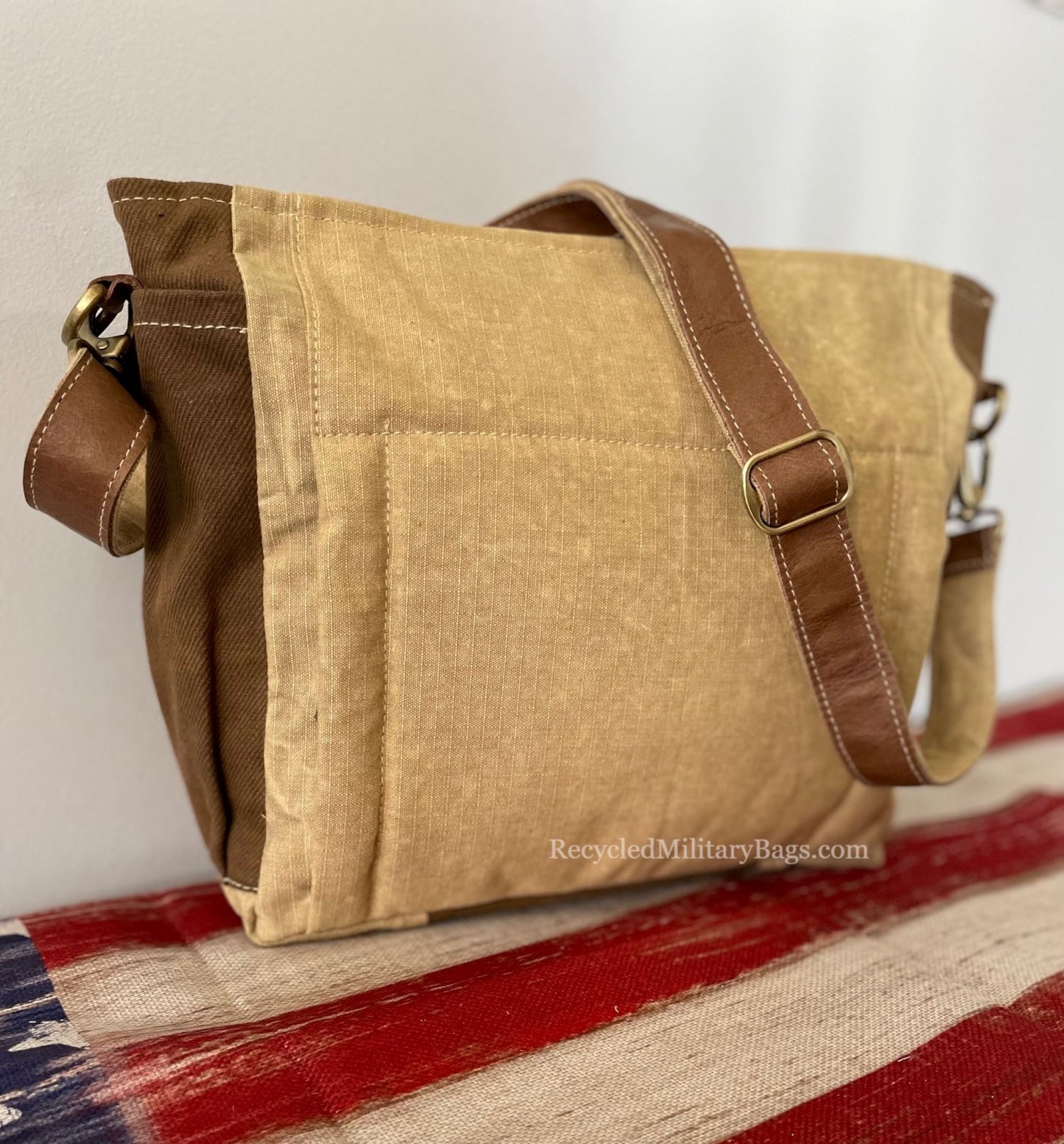 NEW! Conceal Carry Queen Bee Canvas Bag with Padded CCW Compartment