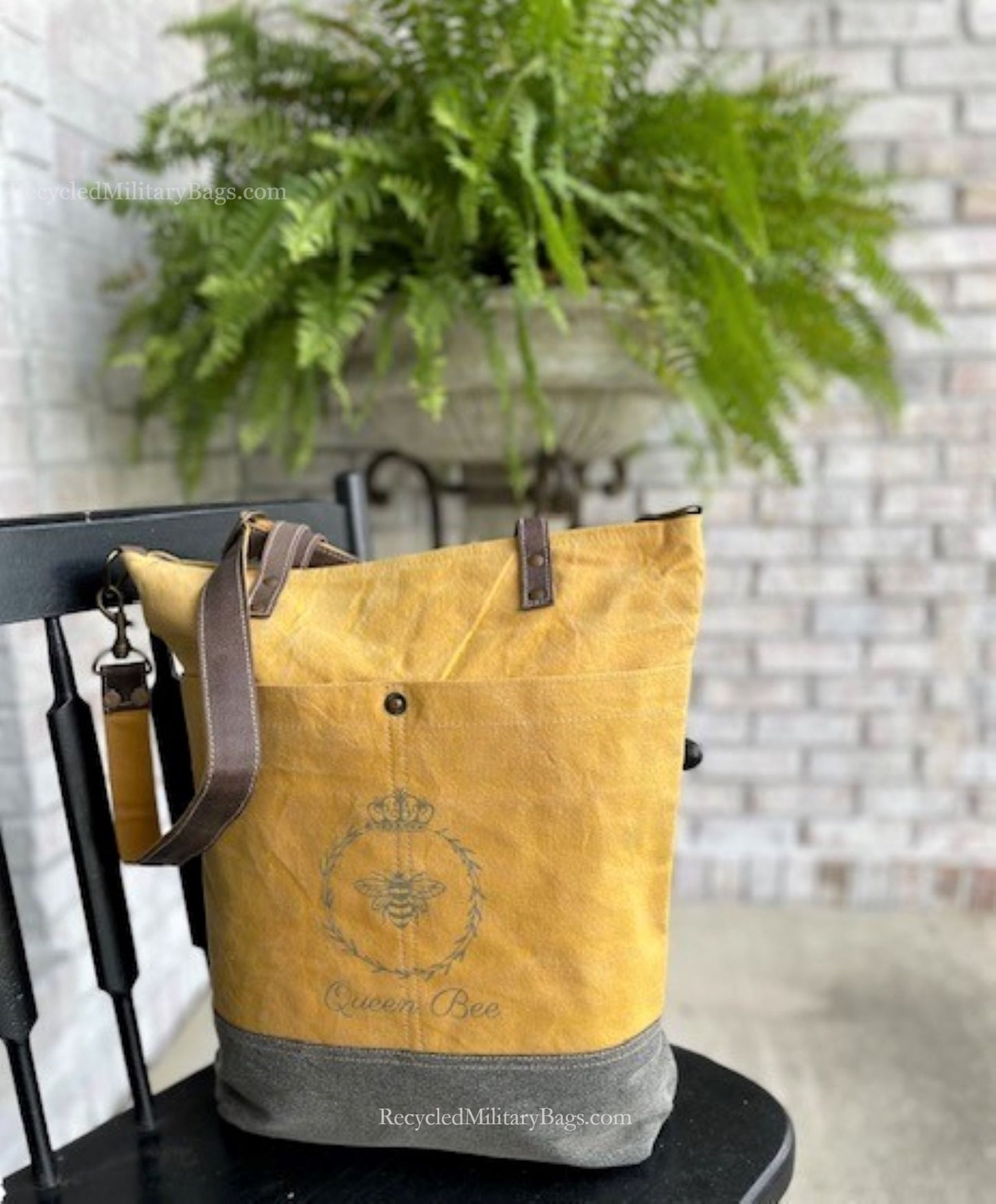 NEW Queen Bee Sustainable Canvas Purse Travel Tote or Weekender Bag