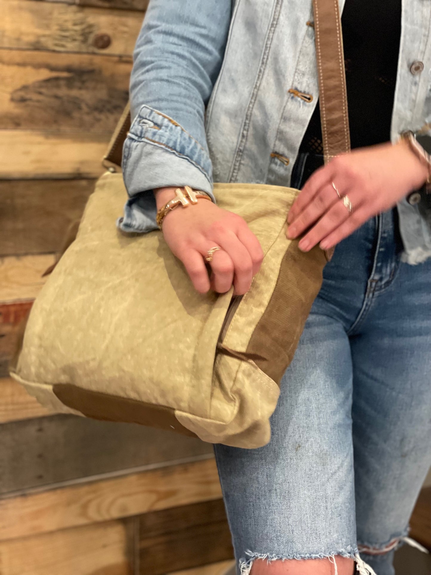 Concealed Carry Crossbody Purse – Queen Bee CCW Military Canvas Bag for Women – Everyday Carry Gift