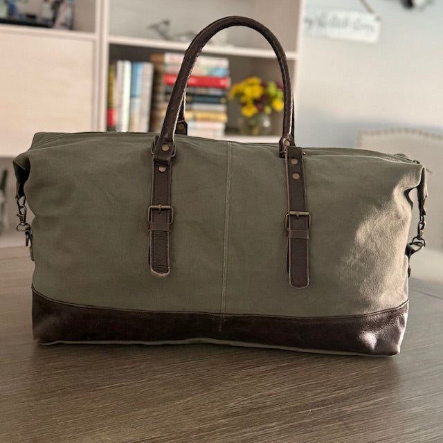Duffle Travel Bag with Padded Front Pocket